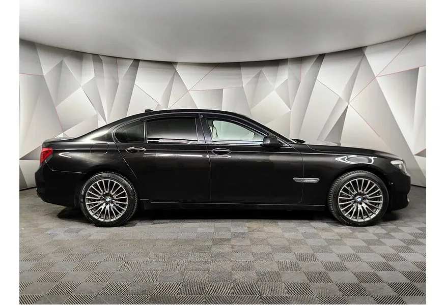 BMW 7 серия 740d xDrive AT (306 л.с.) Черный в АВИЛОН. Слайд №6