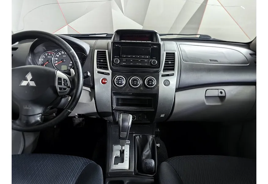 Mitsubishi Pajero Sport 2.5 DI-D AT AWD (178 л.с.) Белый в АВИЛОН. Слайд №13
