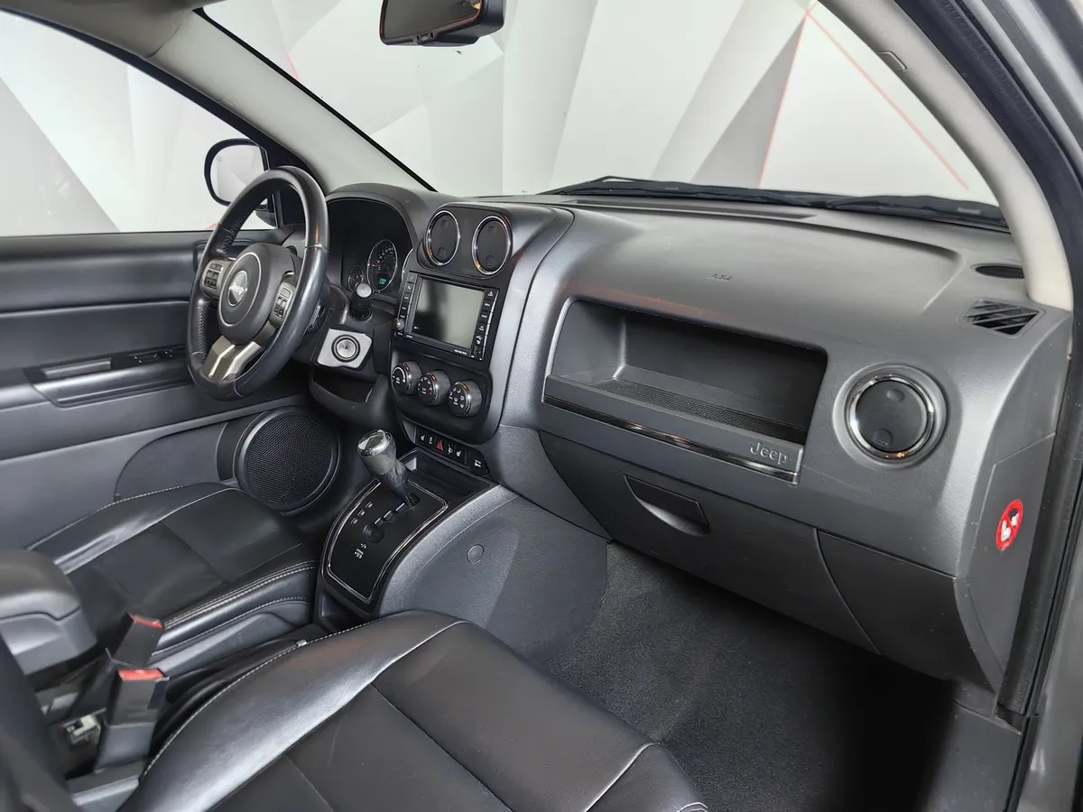 Jeep Compass 2.4 CVT (170 л.с.) Серый в АВИЛОН. Слайд №11