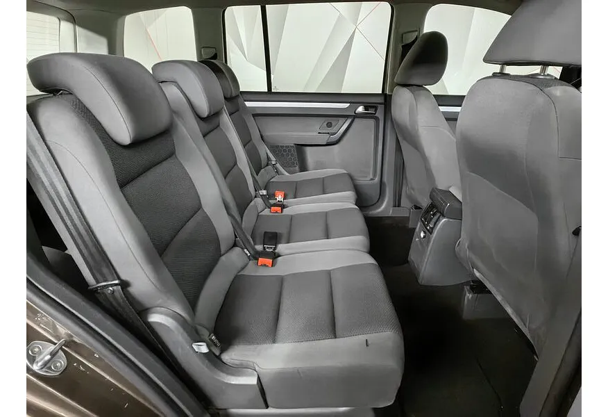 Volkswagen Touran 1.4 TSI DSG (140 л.с.) Conceptline Коричневый в АВИЛОН. Слайд №16