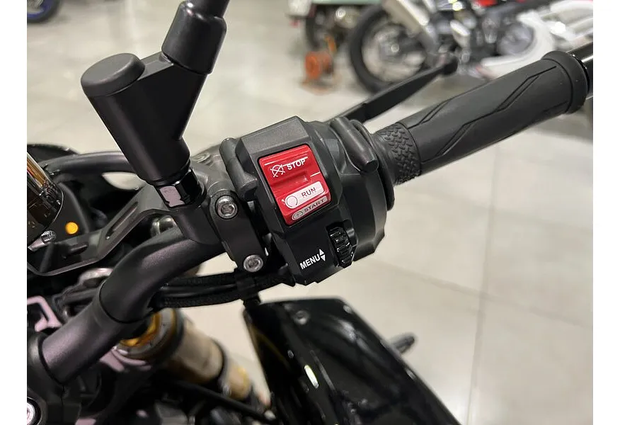 Yamaha MT-10 998 см³ (167 л.с.) (167) 998 Серый в АВИЛОН. Слайд №8