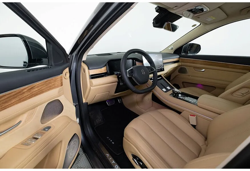 Seres M7 1.5 AT AWD (439 л.с.) Premium Черный в АВИЛОН. Слайд №12