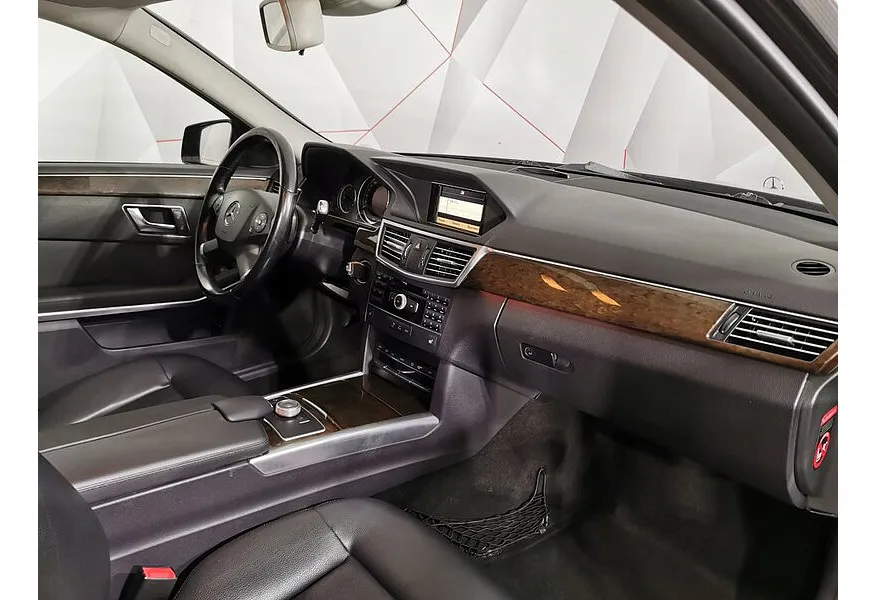 LIVE. Слайд №9