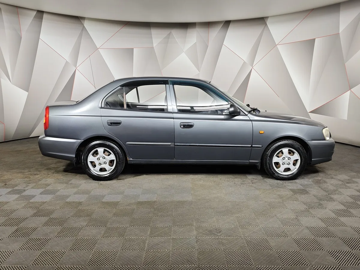 Hyundai Accent 1.5 MT (102 л.с.) Серый в АВИЛОН. Слайд №6