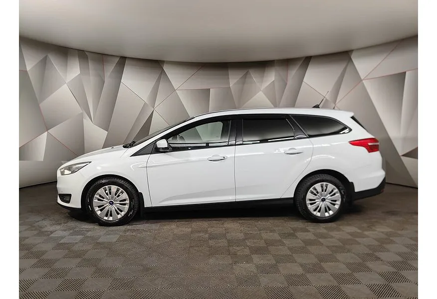 Ford Focus 1.6 PowerShift (105 л.с.) Trend Белый в АВИЛОН. Слайд №5