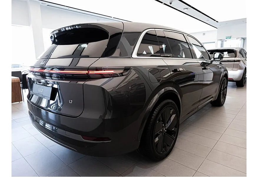 Li Auto L7 1.5 AT 4WD (449 л.с.) Ultra Серый в АВИЛОН. Слайд №6