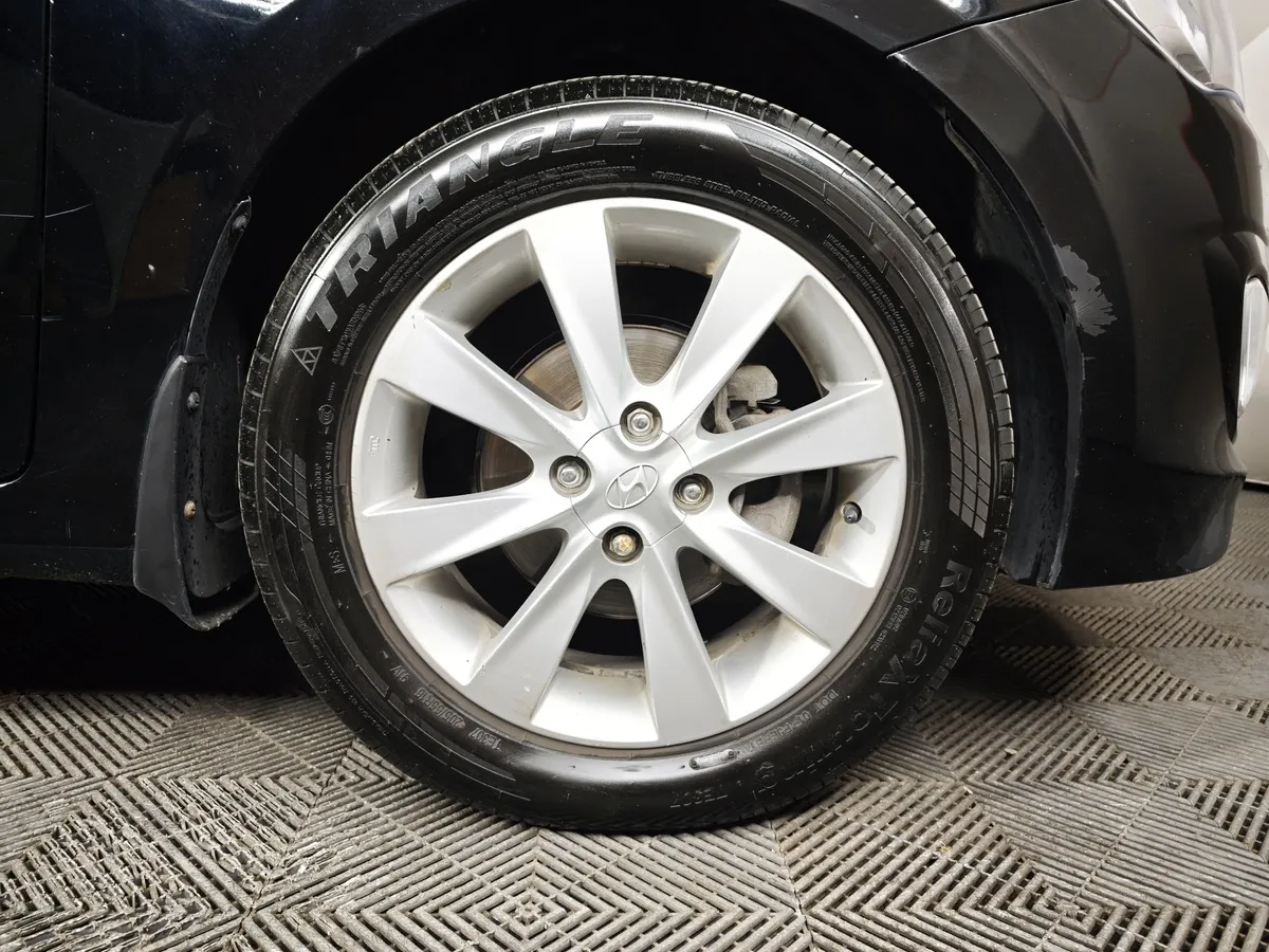 Hyundai Solaris 1.4 AT (107 л.с.) Style Черный в АВИЛОН. Слайд №9