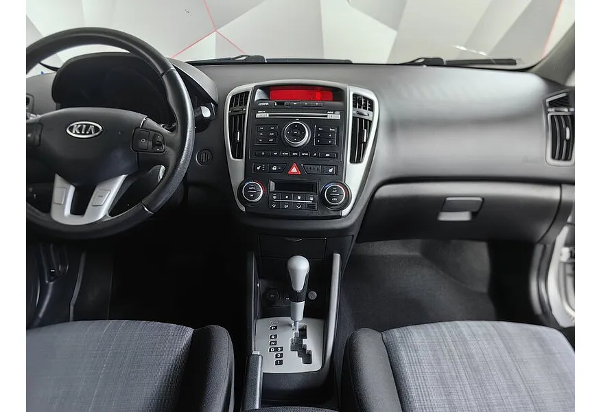 Kia Ceed 1.6 AT (122 л.с.) Серебристый в АВИЛОН. Слайд №15