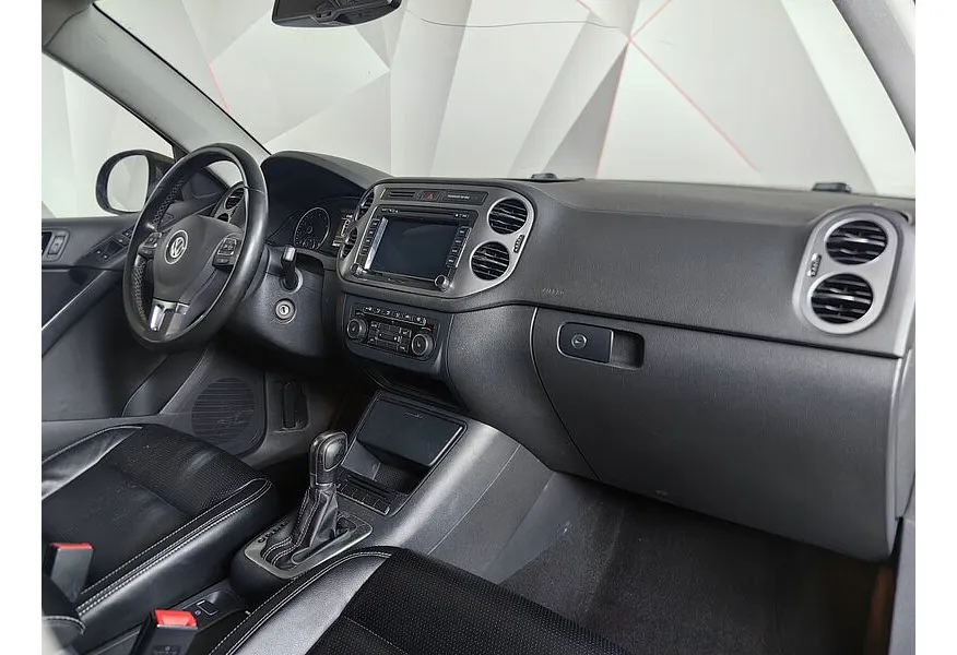 Volkswagen Tiguan 2.0 TSI 4Motion AT (180 л.с.) CLUB Коричневый в АВИЛОН. Слайд №13