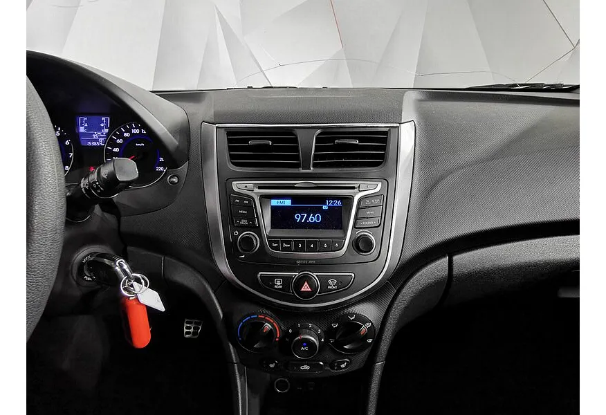 АВИЛОН - Hyundai Solaris 1.6 MT (123 л.с.) Active Plus Серебристый - slide 11