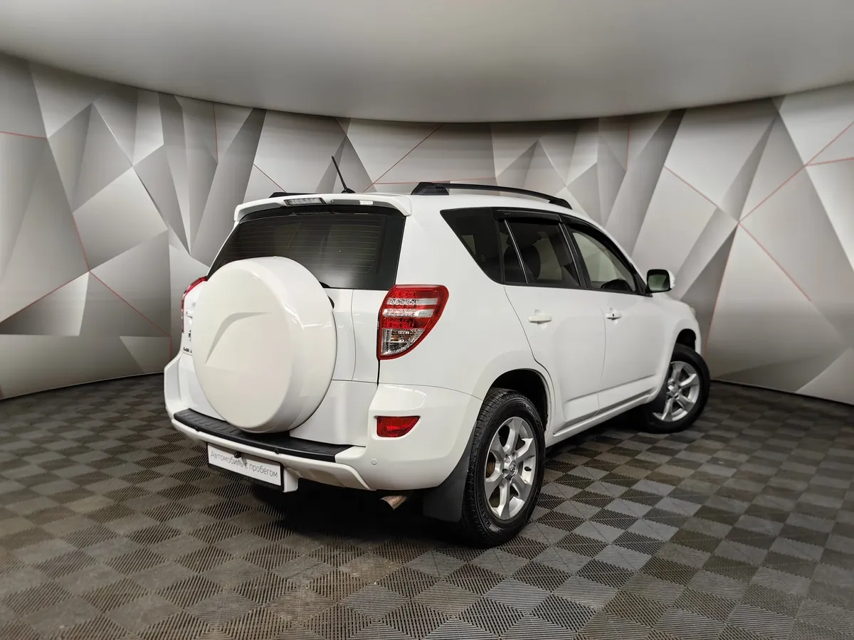 Toyota RAV4 2.0 CVT (158 л.с.) Белый в АВИЛОН. Слайд №2
