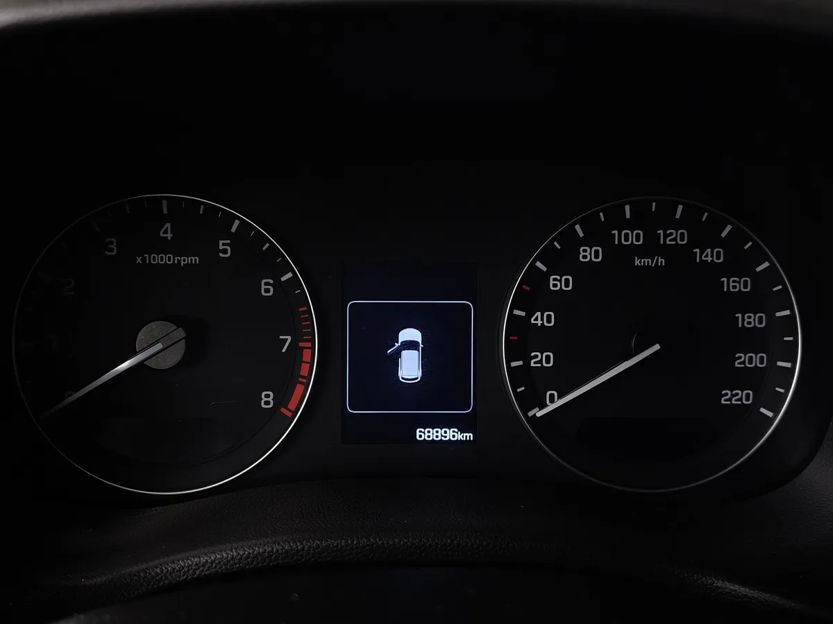 Hyundai Creta 1.6 AT (123 л.с.) Black & Brown + Winter Черный в АВИЛОН. Слайд №17
