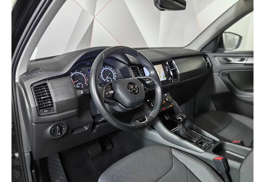 Skoda Kodiaq 2.0 TSI DSG 4X4 (180 л.с.) Черный в АВИЛОН. Слайд №19