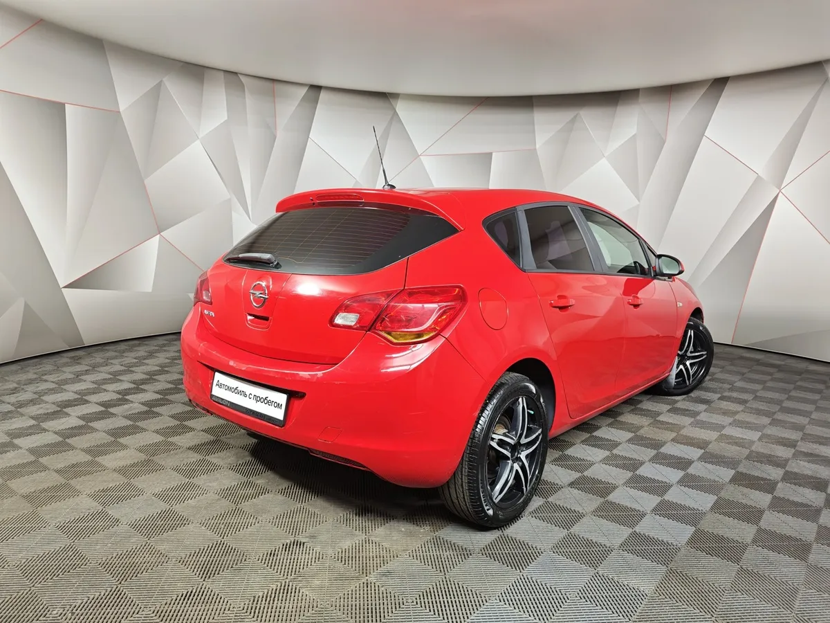 Opel Astra 1.6 MT (115 л.с.) Красный в АВИЛОН. Слайд №2