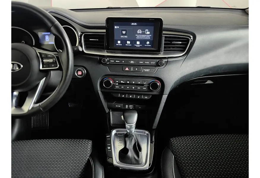 Kia Ceed 1.6 MPI AT (128 л.с.) Prestige Серебристый в АВИЛОН. Слайд №15