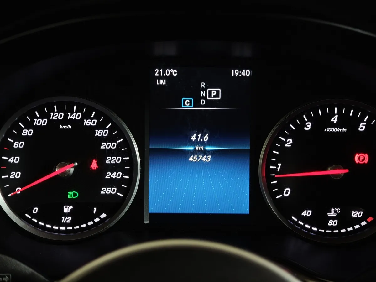Mercedes-Benz GLC 200 9G-TRONIC 4MATIC (197 л.с.) Premium (Локальная сборка) Синий в АВИЛОН. Слайд №18