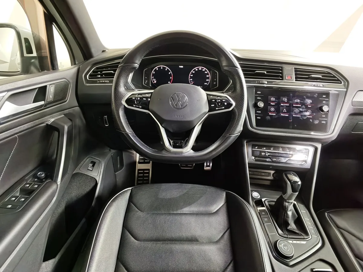Volkswagen Tiguan 2.0 TSI 4Motion DSG (220 л.с.) R-Line Белый в АВИЛОН. Слайд №20