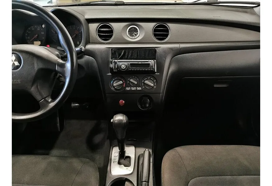 Mitsubishi Outlander 2.4 AT 4WD (160 л.с.) Белый в АВИЛОН. Слайд №14