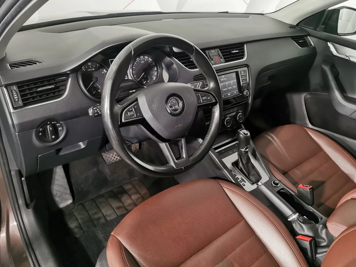 Skoda Octavia 1.8 TSI DSG 4x4 (180 л.с.) Elegance Коричневый в АВИЛОН. Слайд №18