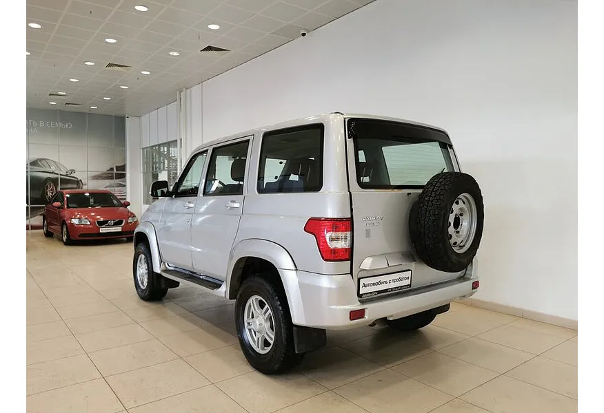 УАЗ Patriot 2.7 MT (135 л.с.) Серебристый в АВИЛОН. Слайд №4
