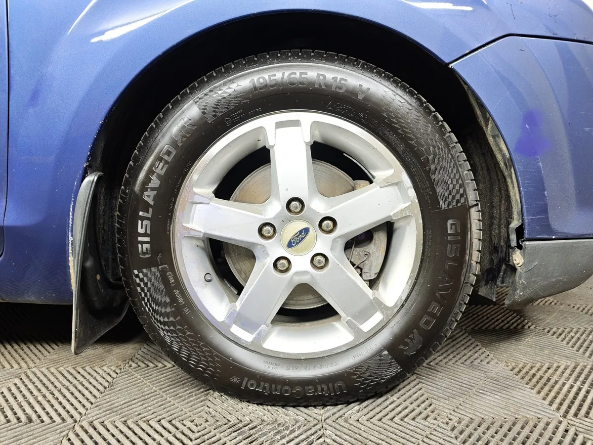 Ford Focus 1.8 MT (125 л.с.) Ghia Синий в АВИЛОН. Слайд №9