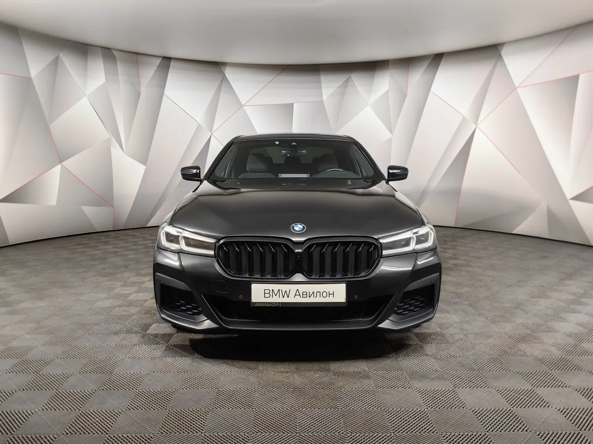 BMW 5 серия 520d xDrive Steptronic (190 л.с.) M Sport Черный в АВИЛОН. Слайд №3