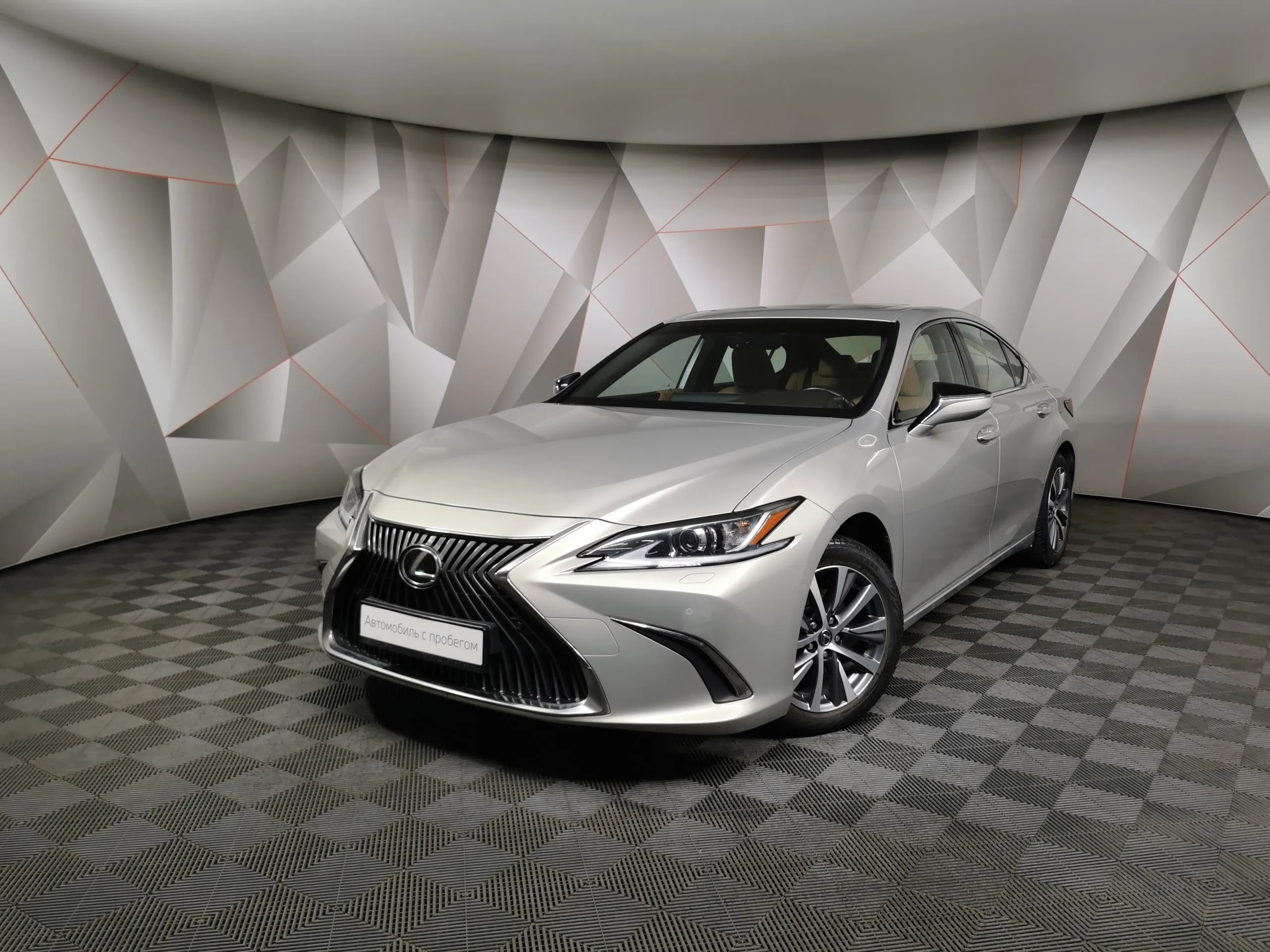 Lexus ES 250 AT (20 л.с.) Comfort Коричневый в Москве № ТИ-UY41281. Купить  Lexus ES VII Автомат Бензиновый с пробегом 49135 км. Цена 5060000