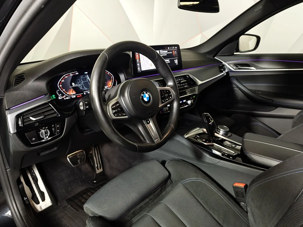 BMW 5 серия 520d xDrive Steptronic (190 л.с.) Base (Локальная сборка) Черный в АВИЛОН. Слайд №12