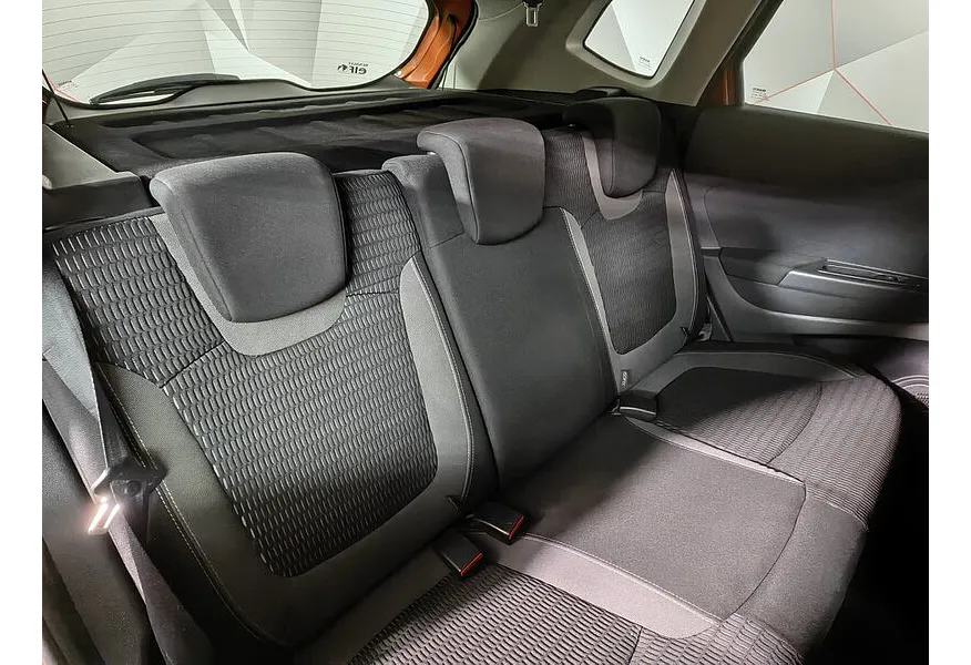 Renault Kaptur 1.6 X-tronic (114 л.с.) Life Оранжевый в АВИЛОН. Слайд №16