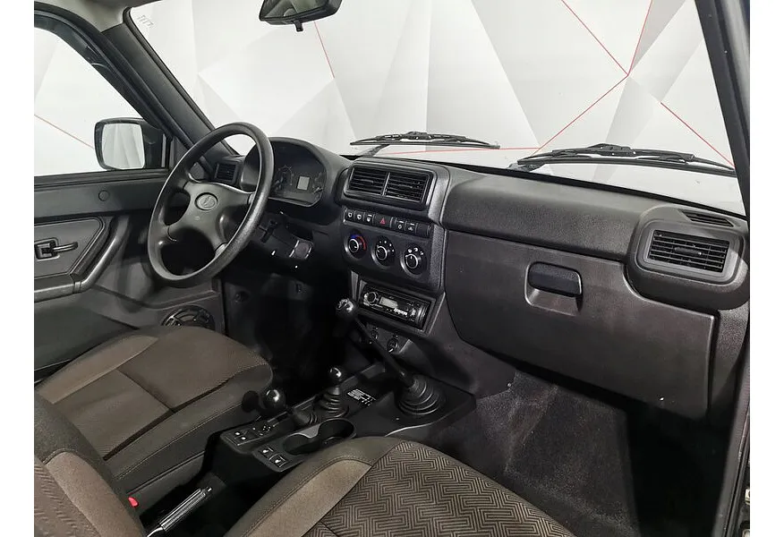 ВАЗ (Lada) 4x4 1.7 MT 8 кл. (83 л.с.) Зеленый в АВИЛОН. Слайд №12