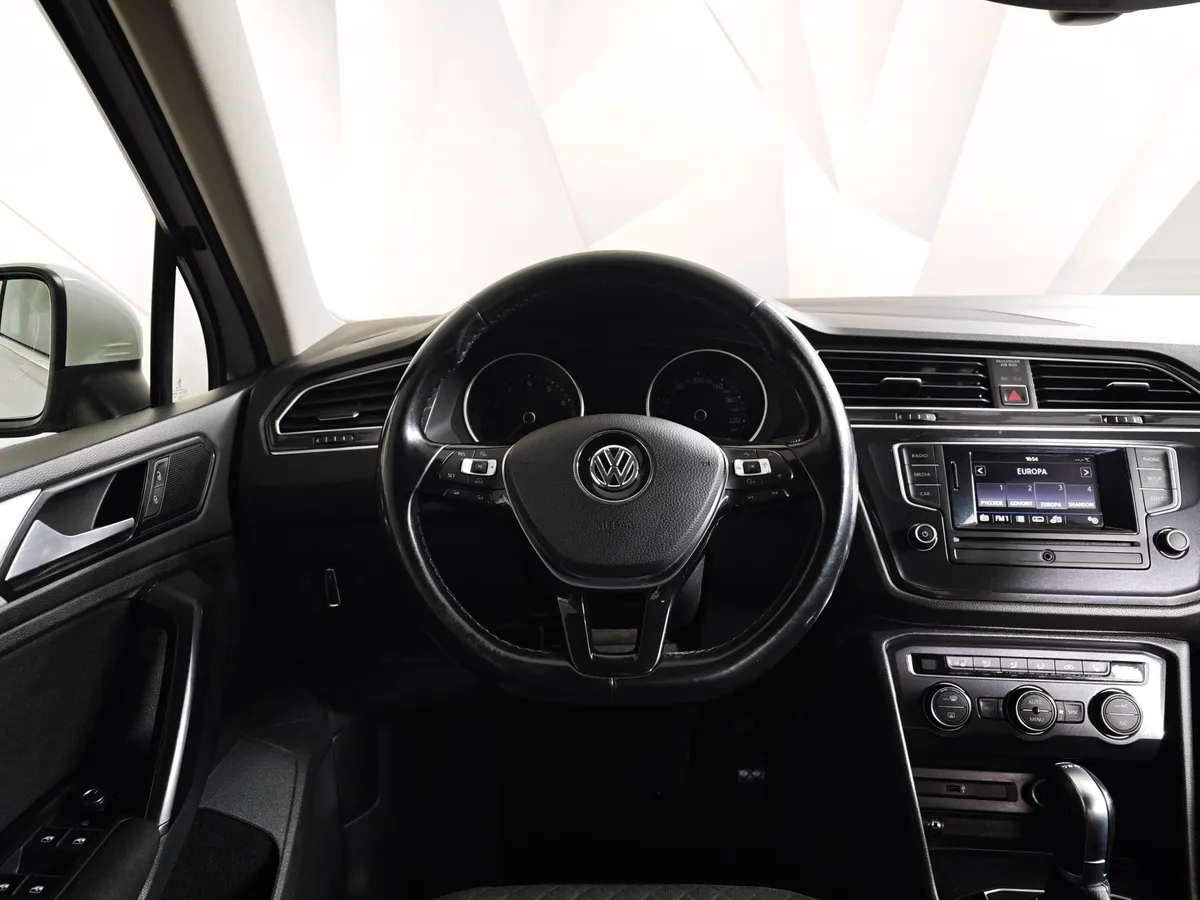 Volkswagen Tiguan 1.4 TSI BlueMotion DSG (150 л.с.) Comfortline Белый в АВИЛОН. Слайд №18