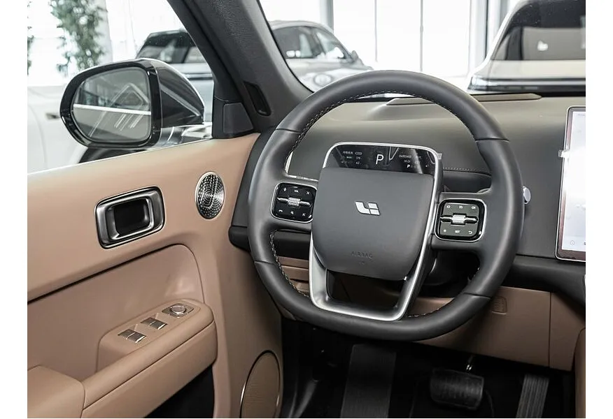 Li Auto L7 1.5 AT 4WD (449 л.с.) Ultra Серый в АВИЛОН. Слайд №8