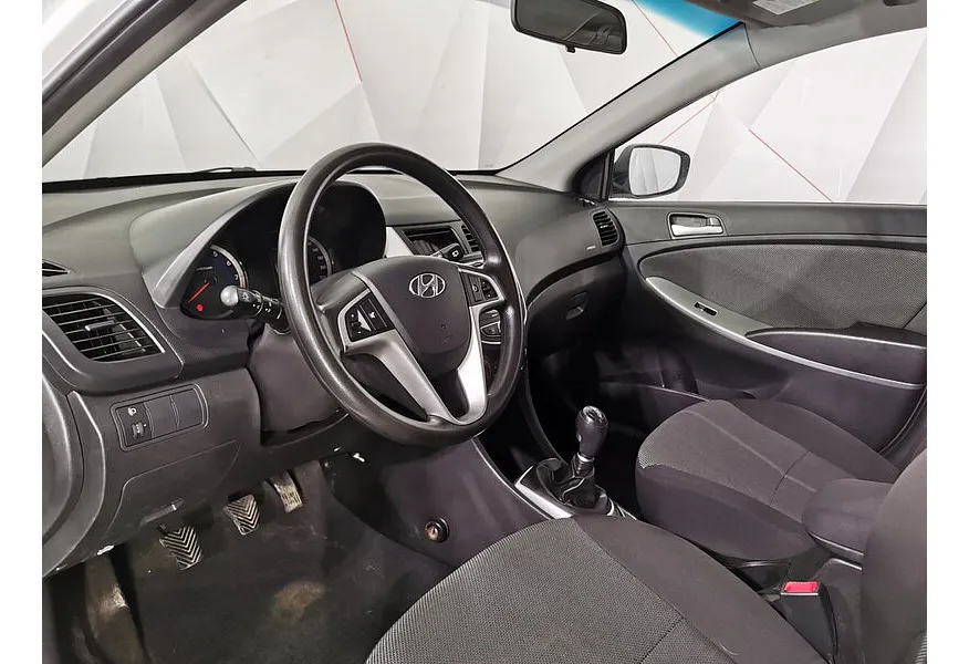 Hyundai Solaris 1.4 MT (107 л.с.) Active Белый в АВИЛОН. Слайд №19