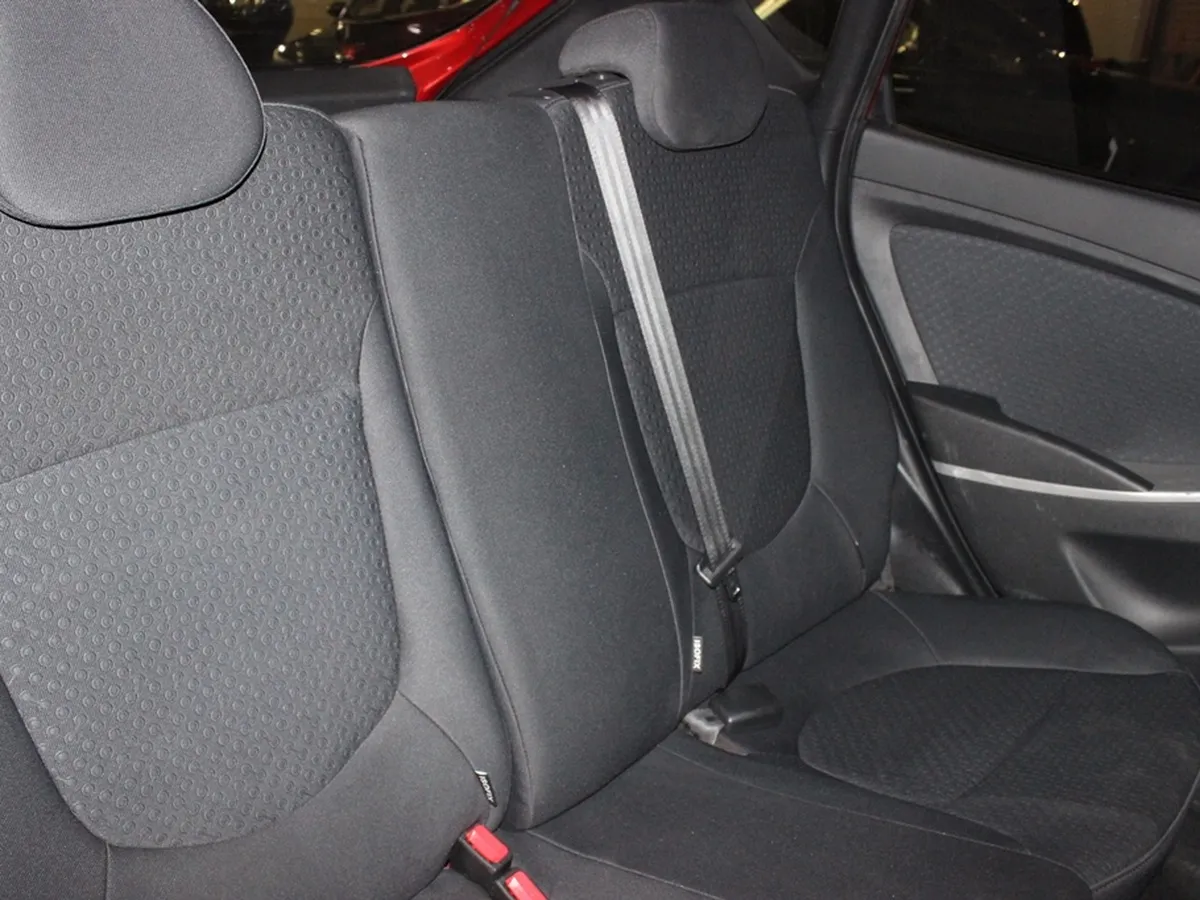 Hyundai Solaris 1.6 AT (123 л.с.) Dynamic Красный в АВИЛОН. Слайд №6