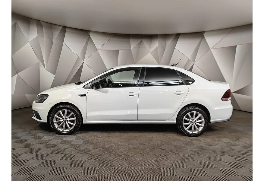 Volkswagen Polo 1.6 MPI AT (110 л.с.) Drive Белый в АВИЛОН. Слайд №5