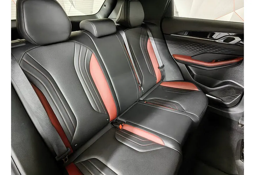 Geely Coolray 1.5T 7DCT (174 л.с.) Champion edition (Binyue Cool) Серый в АВИЛОН. Слайд №17