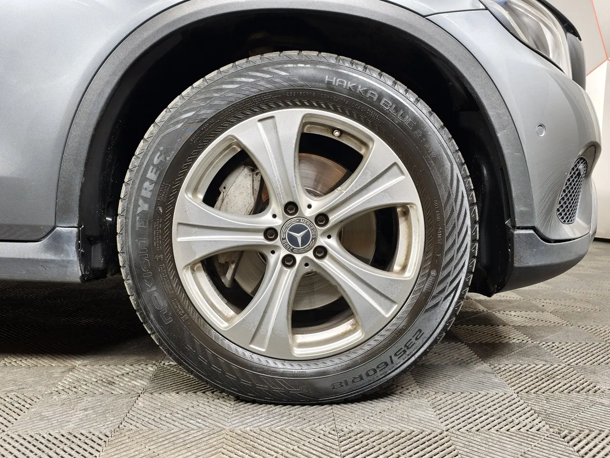 Mercedes-Benz GLC 220 d 9G-TRONIC 4MATIC (170 л.с.) Premium Серый в АВИЛОН. Слайд №9