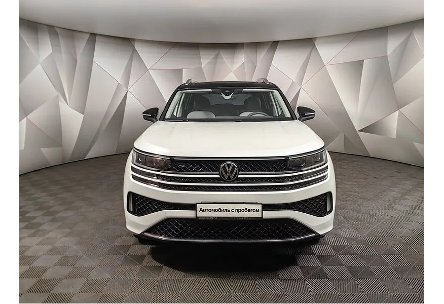 Volkswagen Tavendor 2.0TSI DSG 4WD (220 л.с.) R-Line Touring Edition Белый в АВИЛОН. Слайд №7