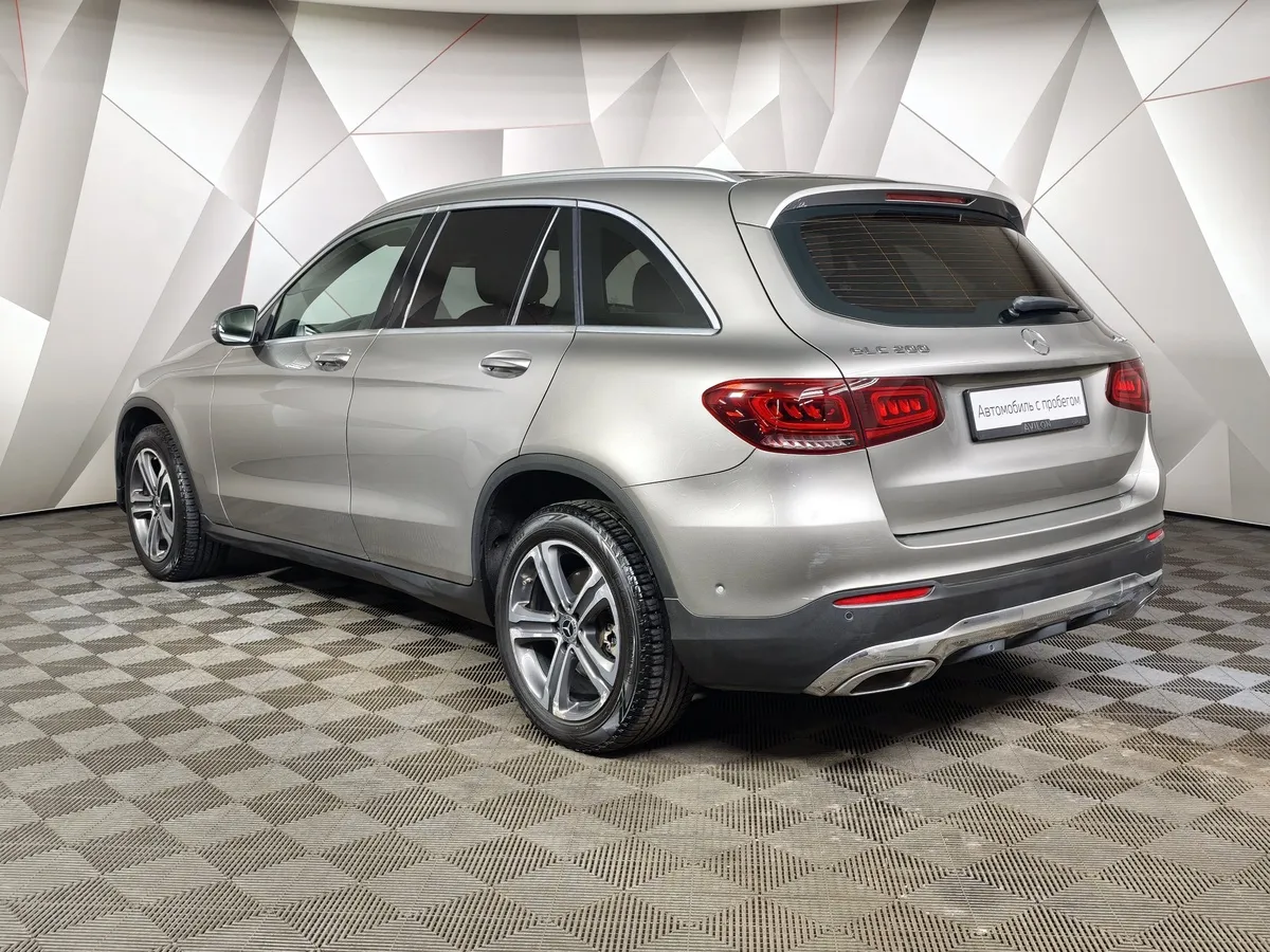 Mercedes-Benz GLC 200 9G-TRONIC 4MATIC (197 л.с.) Premium Серый в АВИЛОН. Слайд №4