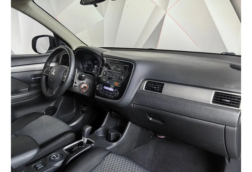 Mitsubishi Outlander 2.4 CVT 4WD (167 л.с.) Серебристый в АВИЛОН. Слайд №13