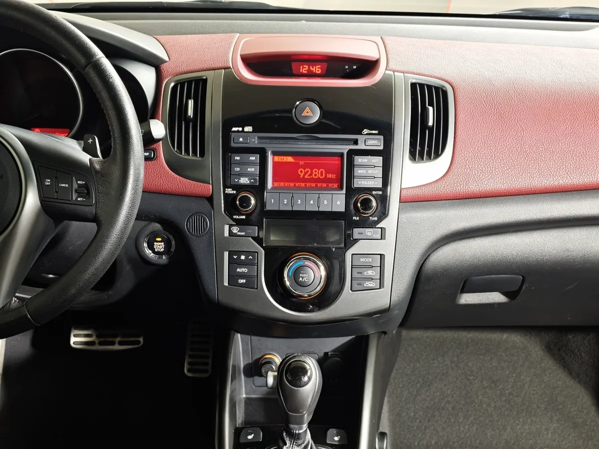 Kia Cerato 2.0 AT (150 л.с.) Luxe Красный в АВИЛОН. Слайд №15