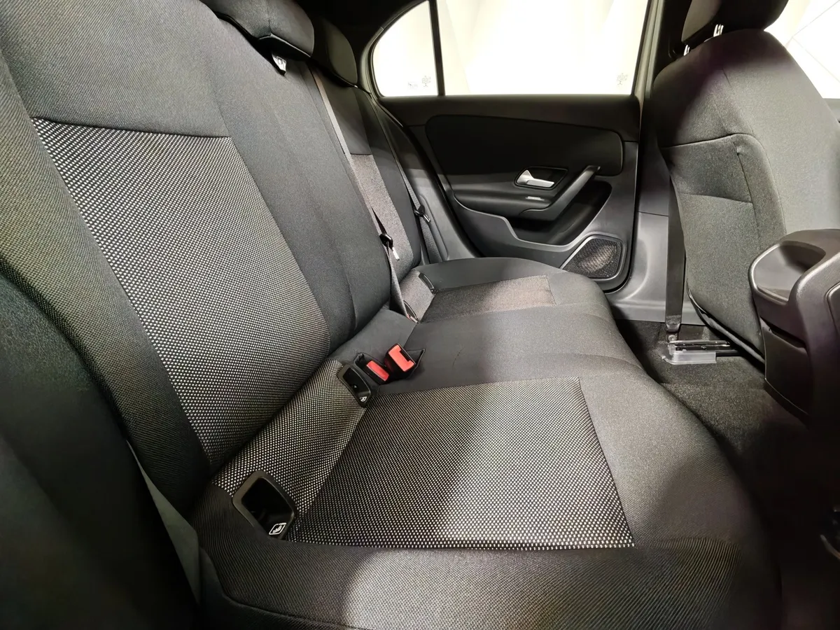 Mercedes-Benz A-Класс A 200 7G-DCT (150 л.с.) Comfort Белый в АВИЛОН. Слайд №16