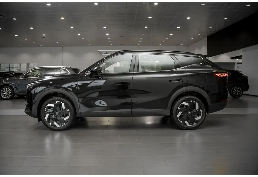 OMODA C7 1.6 DCT 4WD (150 л.с.) Стиль Черный в АВИЛОН. Слайд №3