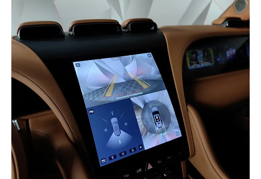 BYD Yangwang U8 2.0T PHEV AT AWD (1197 л.с.) Deluxe Edition Черный в АВИЛОН. Слайд №22