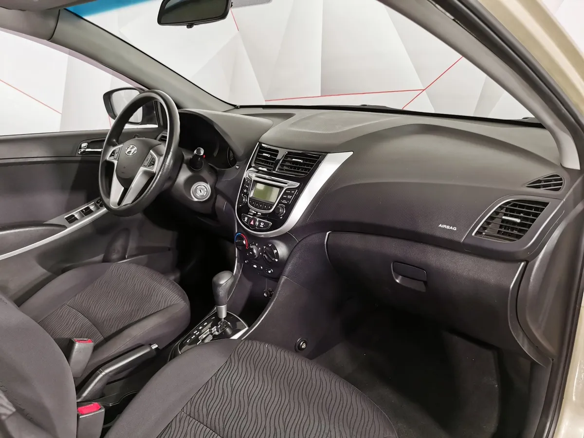 Hyundai Solaris 1.6 AT (123 л.с.) Comfort Серый в АВИЛОН. Слайд №12