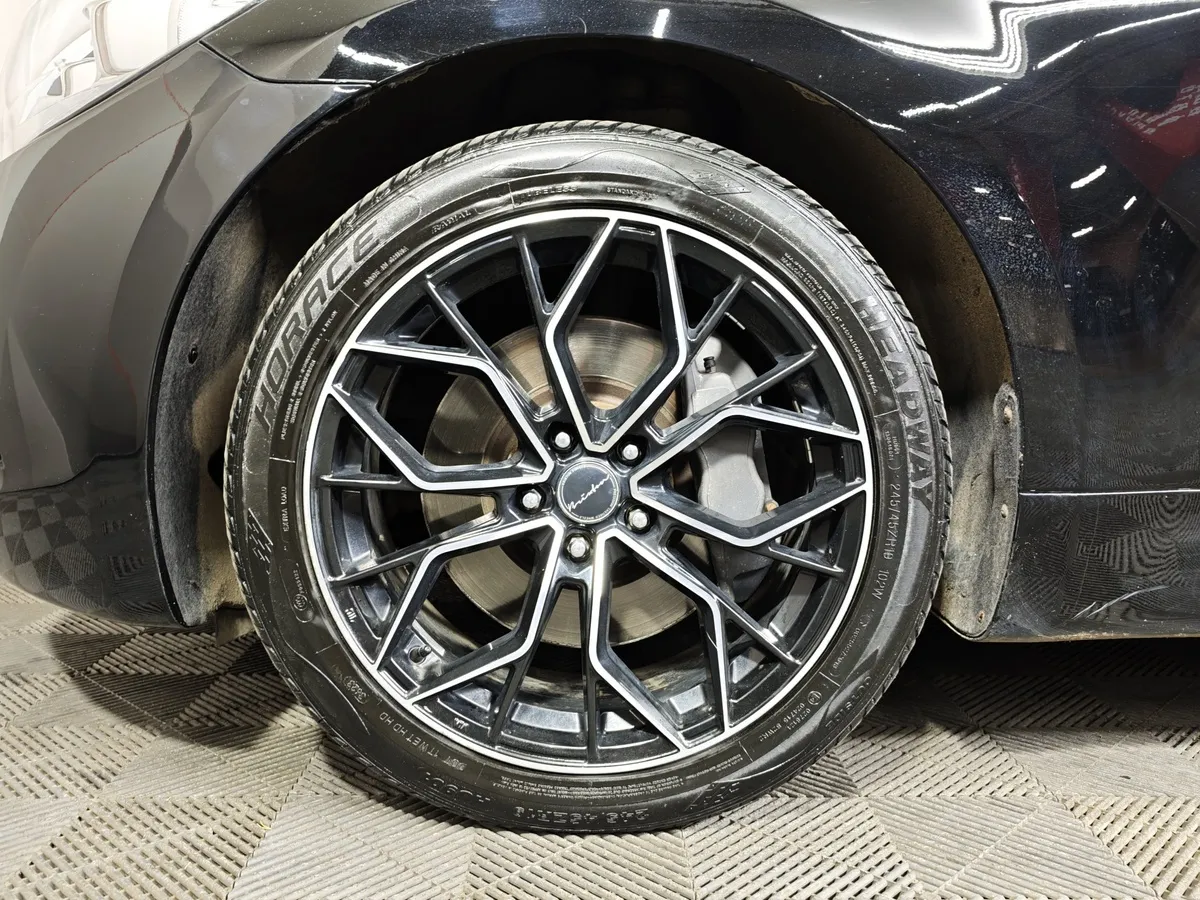 Kia Quoris 3.8 AT (334 л.с.) Premium Черный в АВИЛОН. Слайд №9