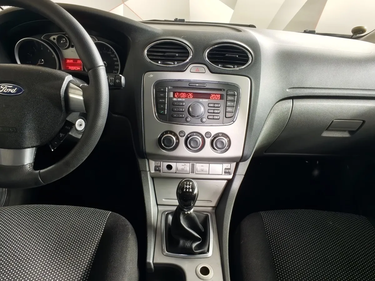 Ford Focus 1.6 MT (101 л.с.) Черный в АВИЛОН. Слайд №14
