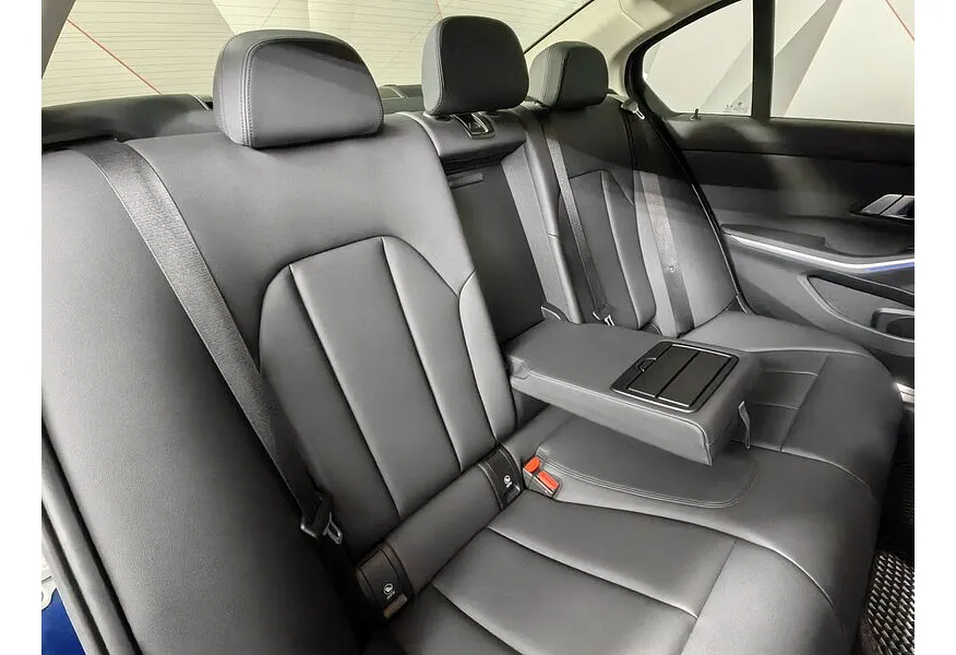 BMW 3 серия 318d Steptronic (150 л.с.) Синий в АВИЛОН. Слайд №14