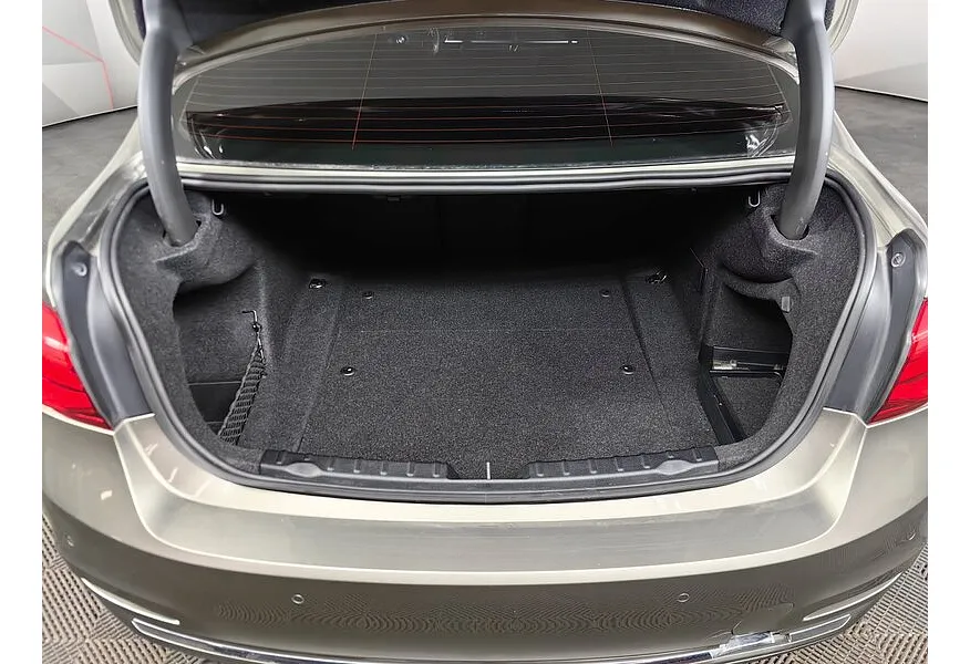 BMW 3 серия 320d xDrive AT (190 л.с.) Luxury Line Серый в АВИЛОН. Слайд №9