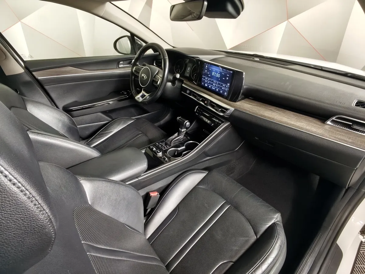 Kia K5 2.5 GDI AT 2WD (194 л.с.) Luxe Белый в АВИЛОН. Слайд №13